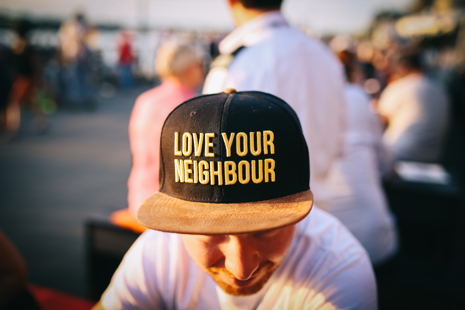 How to be a good neighbour